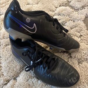 Nike Black Athletic Soccer Shoes with Firm Ground Cleats